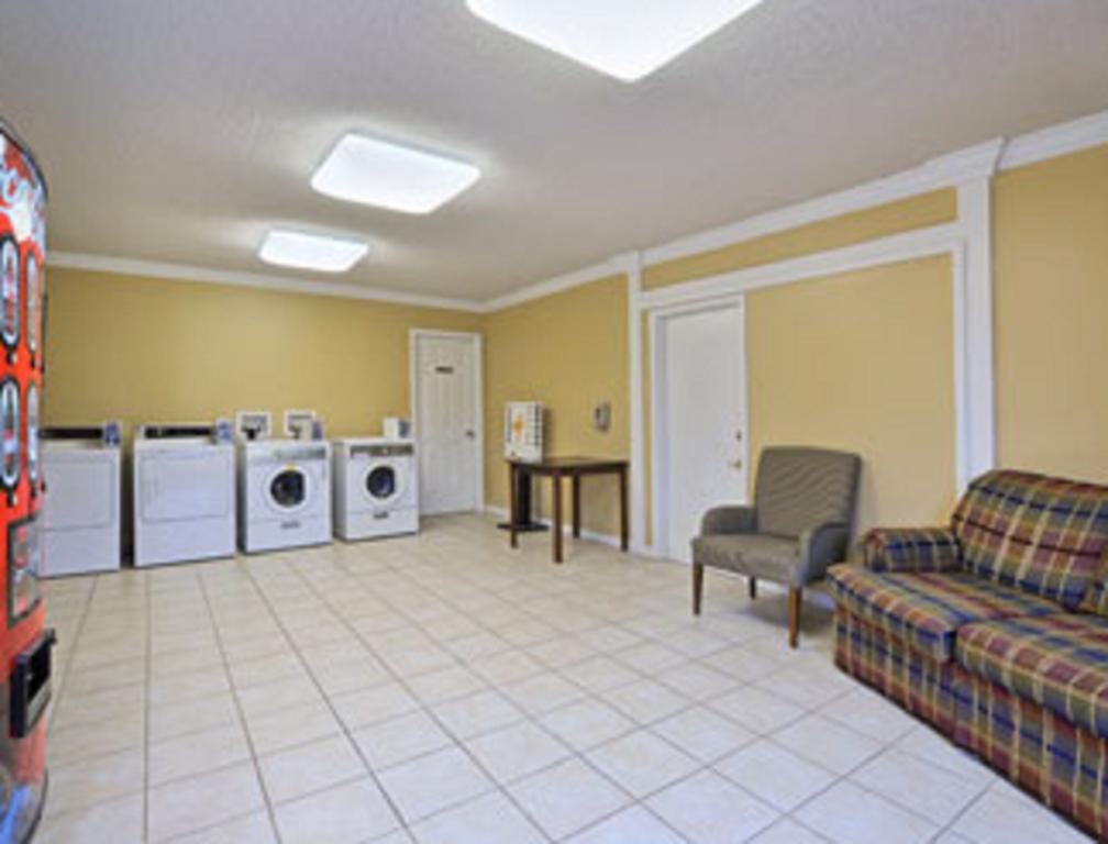 Travelodge By Wyndham Natchitoches Bekvämligheter bild